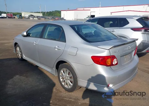 2010 Toyota Corolla S z USA, uszkodzony, nr VIN 2T1BU4EE3AC447745